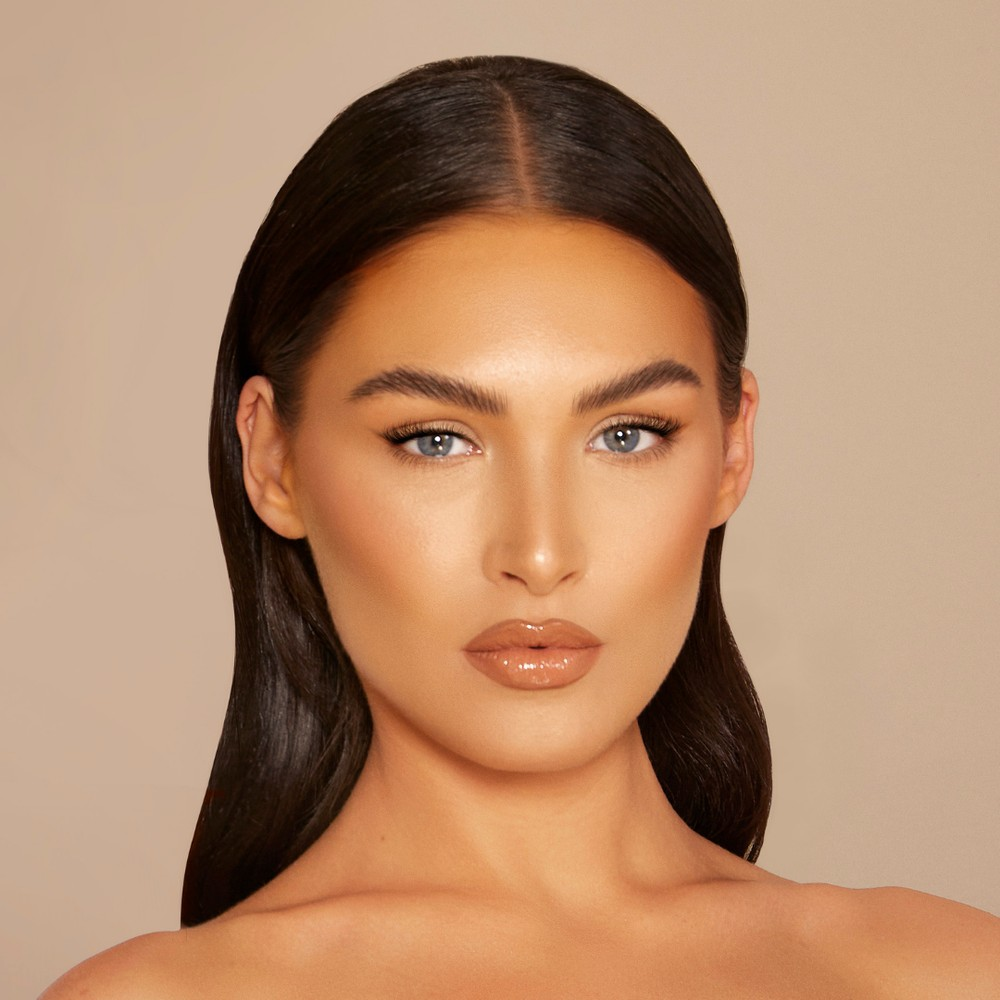 SOSU's bestselling Cream Stick in Blush Rose color, a super creamy and highly pigmented formula enriched with Vitamin E for a flawless finish