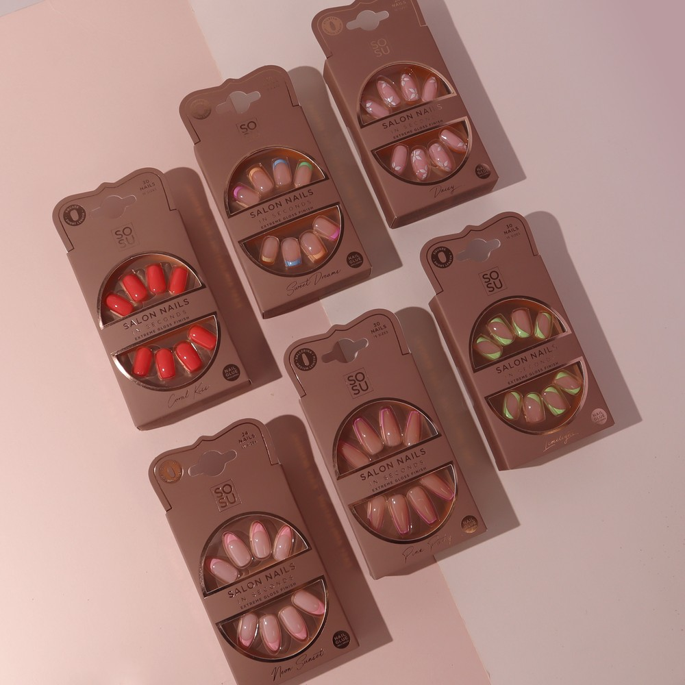 Sweet Dreams Faux Nails set of 30 in square shape and short length providing an extreme gloss finish for salon quality results at home