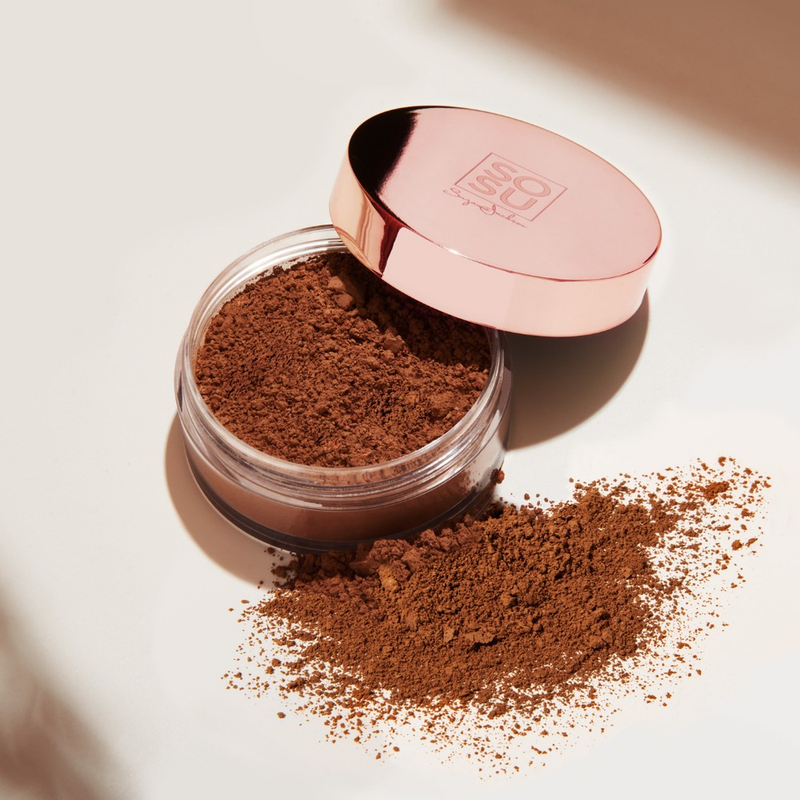 Shade 03 Rich Loose Setting Powder by SOSU Cosmetics for tan to deep skin tones, designed to set cream contour and blur skin for a natural, soft-focus finish