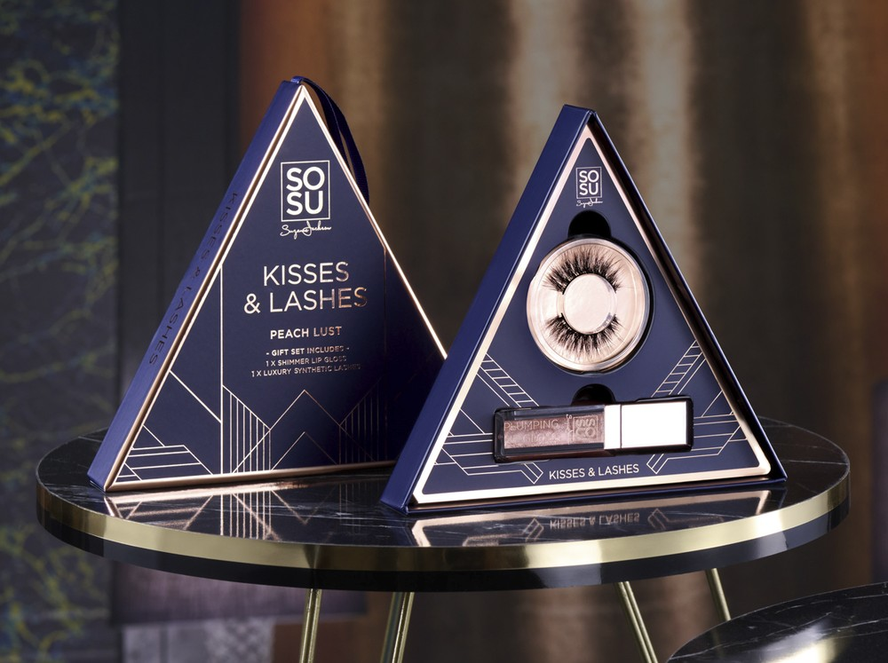 Kisses & Lashes 'Peach Lust' luxury gift set including a beautiful gold shimmer lip gloss and luxury synthetic lashes